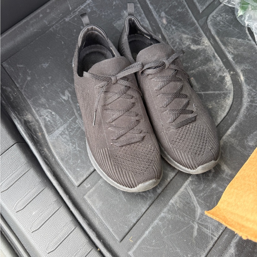 Womens Black Knit Athletic Sneakers